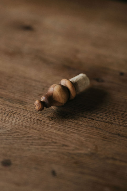 Handgemaakte olijfhouten wijnstop