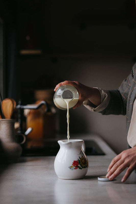 Vintage Melkkan met Zonnebloemen – Perfect voor Keuken of Bloemen